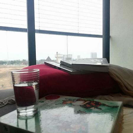 The Raffles Suites 新山 外观 照片